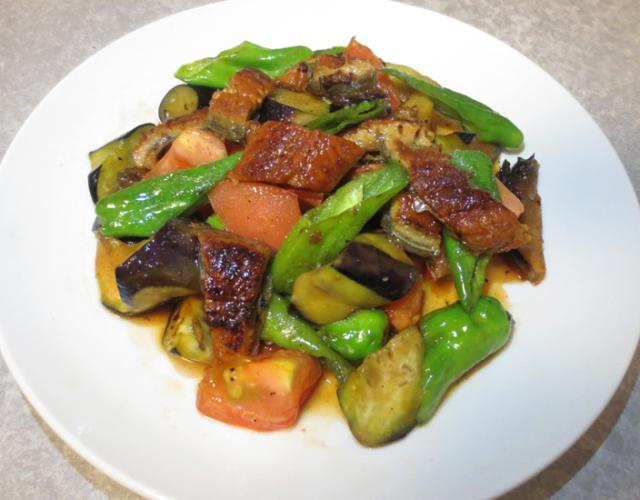 うなぎと夏野菜の炒めもの