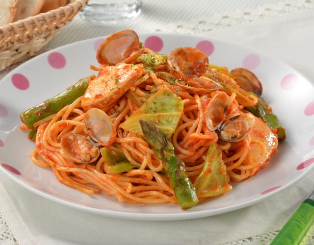 あさりと春野菜のトマトパスタ