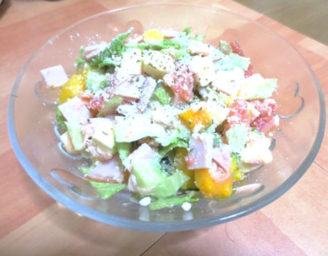 ドレッシングいらずで食べられるサラダ