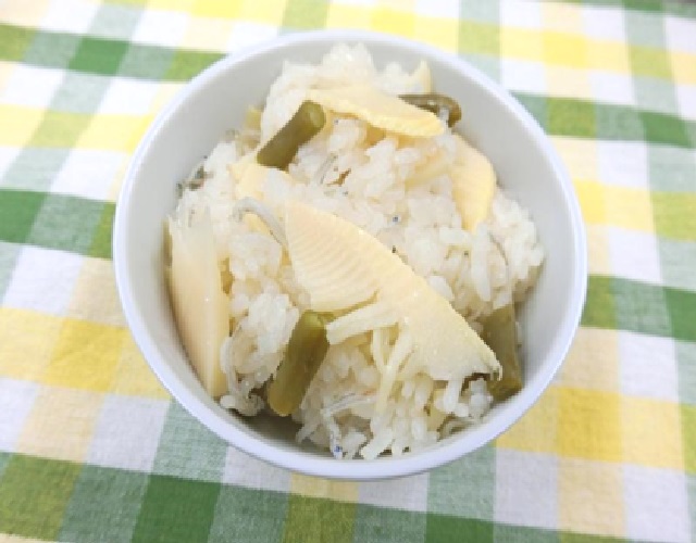 たけのことじゃこの炊き込みごはん