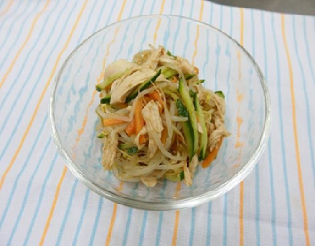 鶏ササミともやしの中華和え