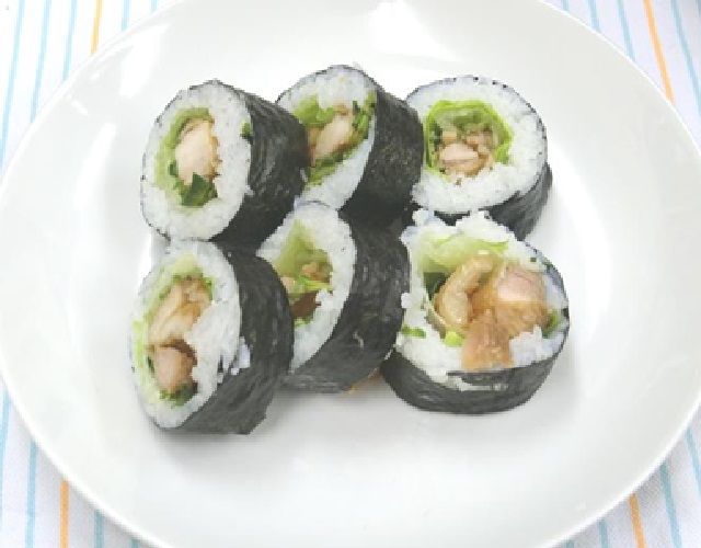照り焼きチキンのサラダ巻寿司