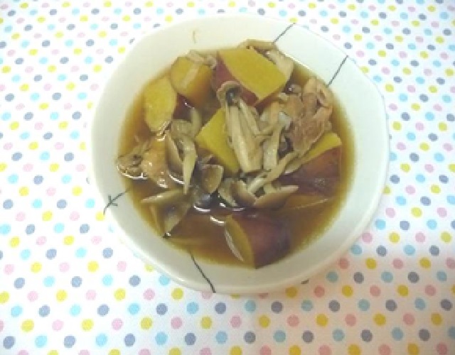 さつもいもときのこの煮物