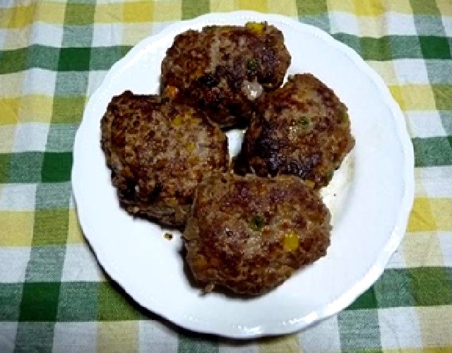 蒸し大豆でかさ増しハンバーグ