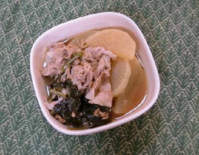 大根とほうれん草の煮物