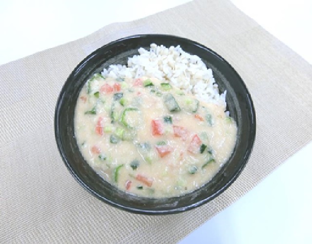 夏野菜の麦とろごはん