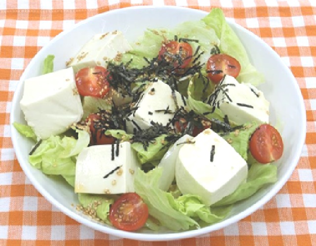 レタスと豆腐のサラダ