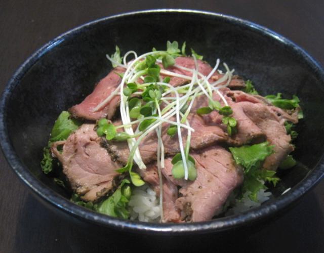 ローストビーフ丼