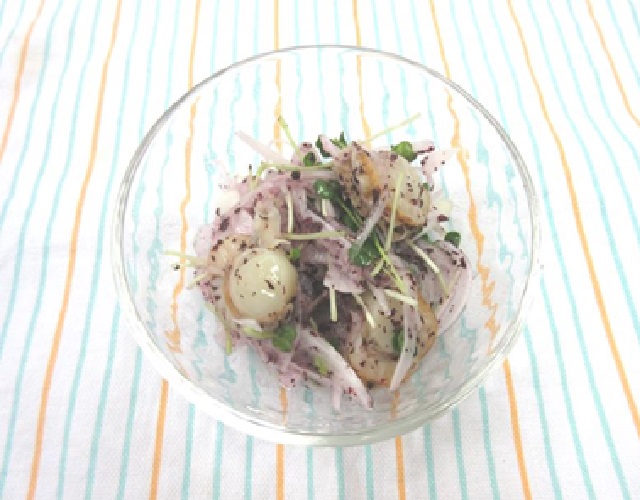 ホタテと玉ねぎの赤しそ和え