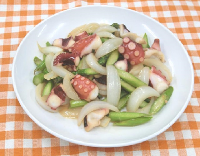 たこと春野菜のバター醤油炒め
