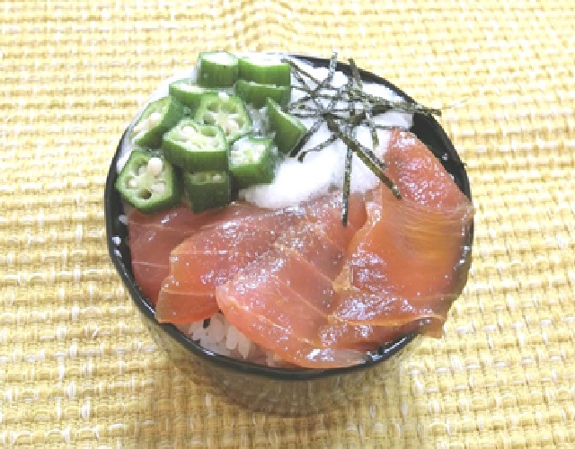 まぐろの山かけ丼