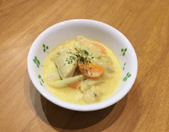 鶏肉のカレークリーム煮
