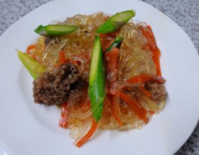牛肉とアスパラのチャプチェ風